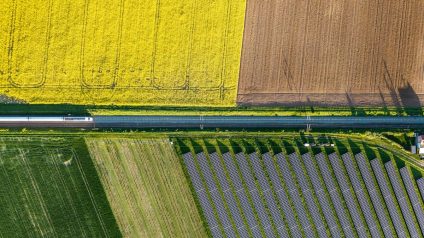 Rinnovabili • Come batterie e fotovoltaico possono salvare i target 2030 e ridurre le bollette