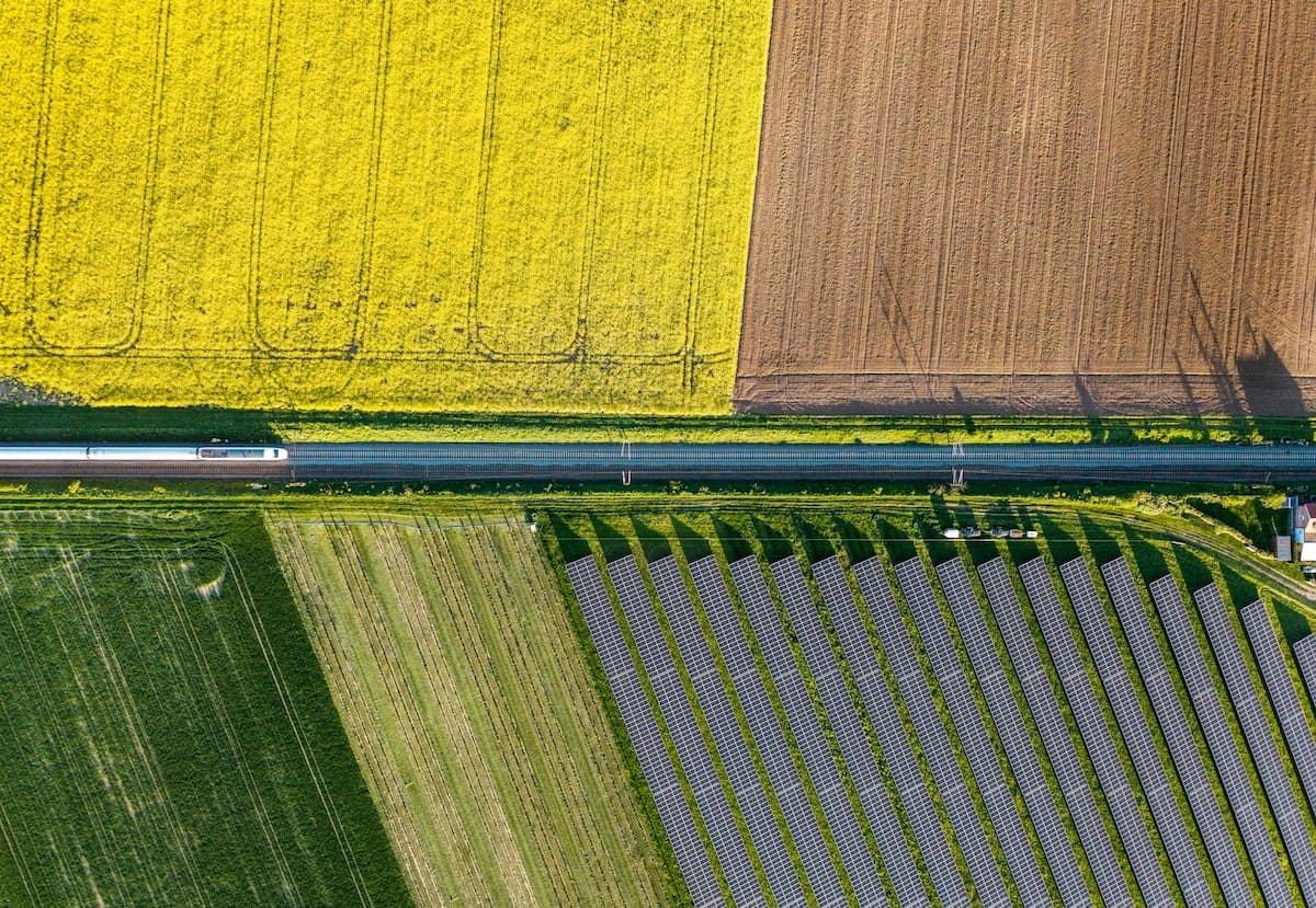 Come batterie e fotovoltaico possono salvare i target 2030 e ridurre le bollette