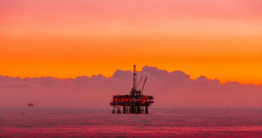 Rinnovabili • Crisi climatica, perché i progetti “green” delle big oil sono parte del problema