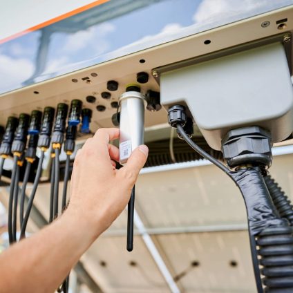 Rinnovabili • Inverter da paesi “ad alto rischio”, l’UE conferma: esclusi da fondi UE