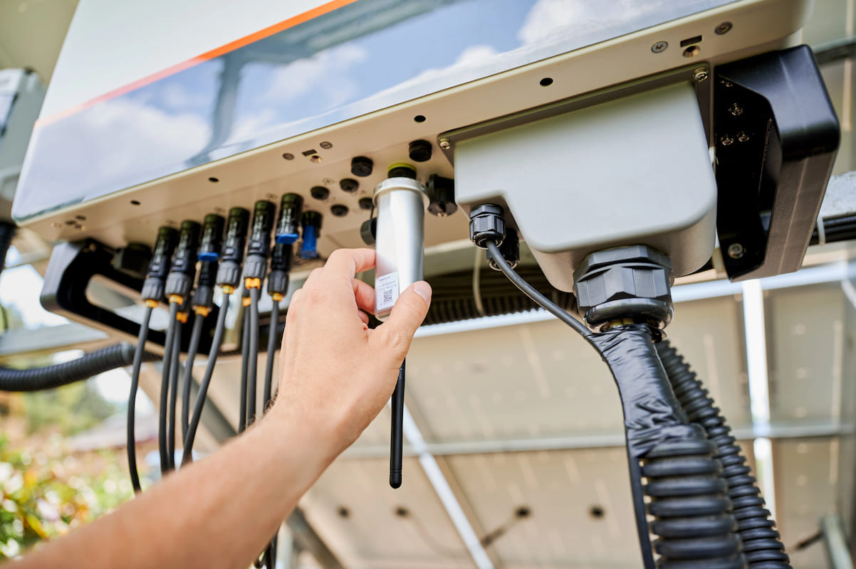 Rinnovabili • Inverter da paesi “ad alto rischio”, l’UE conferma: esclusi da fondi UE