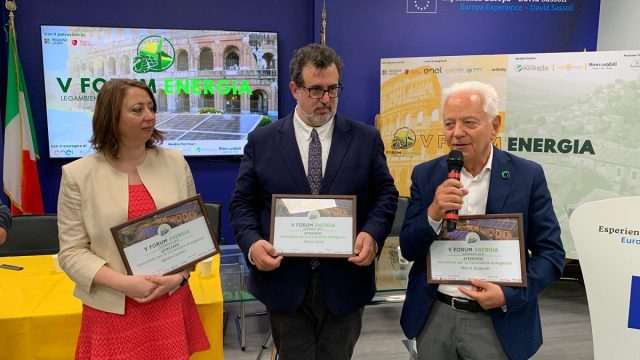 Rinnovabili • Premio V Forum Energia Legambiente al direttore di Rinnovabili. Spagnolo: 
