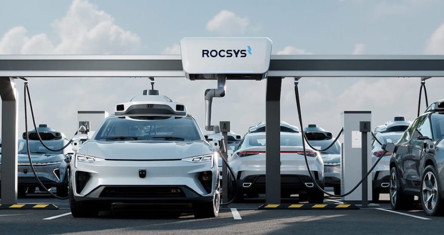 Rinnovabili • Robotaxi fanno da soli anche la ricarica elettrica: ecco come con Rocsys M1