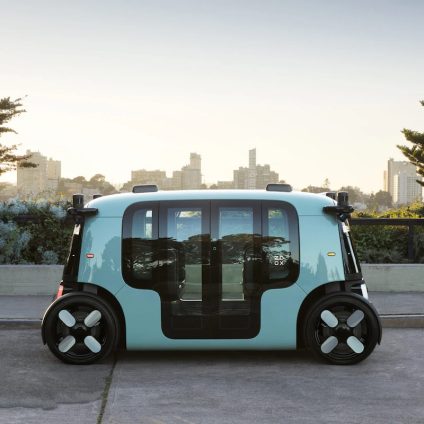 Rinnovabili • Zoox, il robotaxi americana che nasce nella città italiana dei motori: Modena