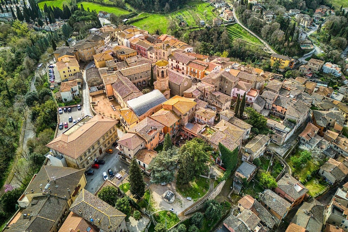 Umbria: 17 mln per promuovere FV ed accumulo nelle imprese
