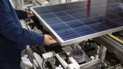 Rinnovabili • Moduli solari: la mappa dei grandi produttori cambia, ecco chi sta conquistando spazio
