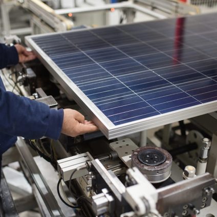 Rinnovabili • Moduli solari: la mappa dei grandi produttori cambia, ecco chi sta conquistando spazio