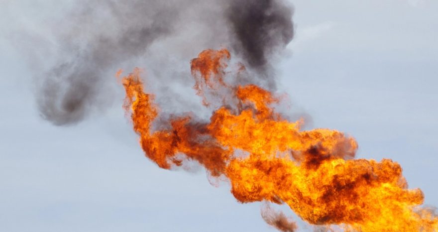Rinnovabili • flaring-bruciati-167-miliardi-metri-cubi-gas