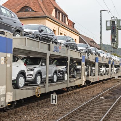 Rinnovabili • Carenza di alluminio, nuove difficoltà per l'industria dell'auto globale