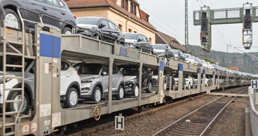 Rinnovabili • Carenza di alluminio, nuove difficoltà per l'industria dell'auto globale