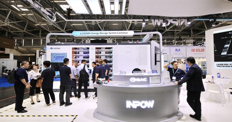 Rinnovabili • INPOW debutta a Intersolar Europe 2026 con soluzioni di accumulo energetico di livello automotive e piani di espansione in Europa