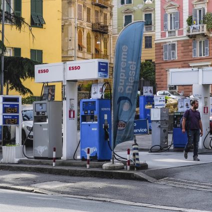 Rinnovabili • Caro carburanti, quanto pesa realmente sui lavoratori: il caso Roma