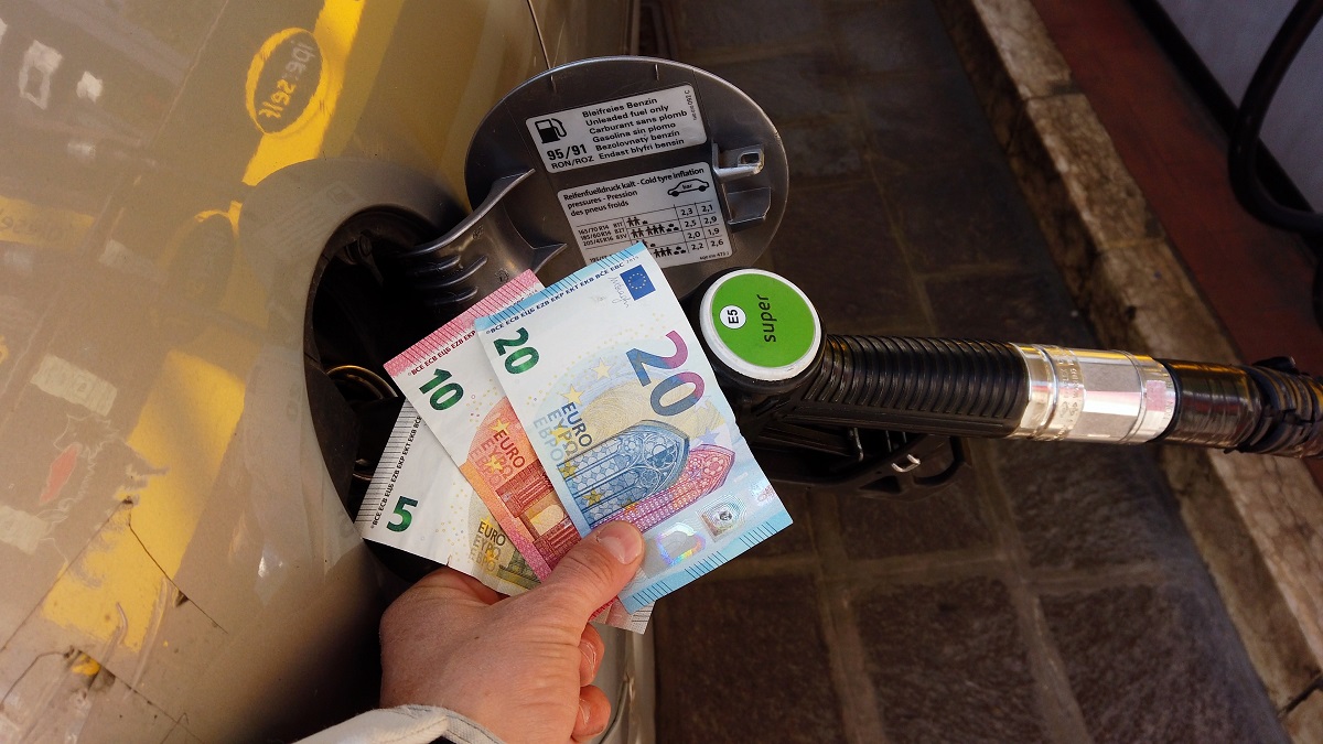 Caro carburanti, stop agli sconti dal 3 luglio: cosa succederà dopo?