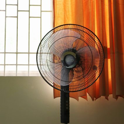 Rinnovabili • Il caldo costa. Ma possiamo affrontarlo meglio,  insieme 