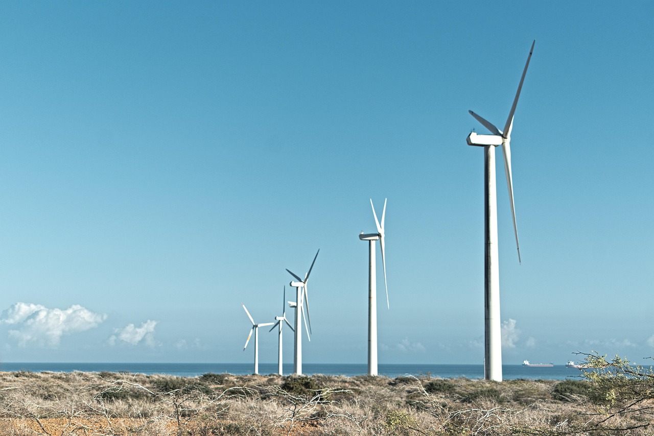Rinnovabili • Dall’Istituto un supporto tecnico metodologico per la corretta redazione degli studi di impatto ambientale riguardanti gli impianti eolici a terra. Stabiliti criteri rigorosi per descrivere lo scenario di base, valutare le alternative progettuali e definire efficaci misure di mitigazione e monitoraggio ambientale.