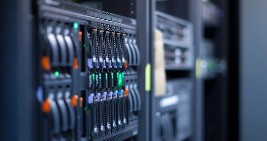 Rinnovabili • inquinamento-data-center-google-amazon