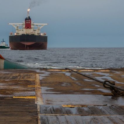 Rinnovabili • alternative-a-hormuz-piani-aggirare-stretto-svolta-green