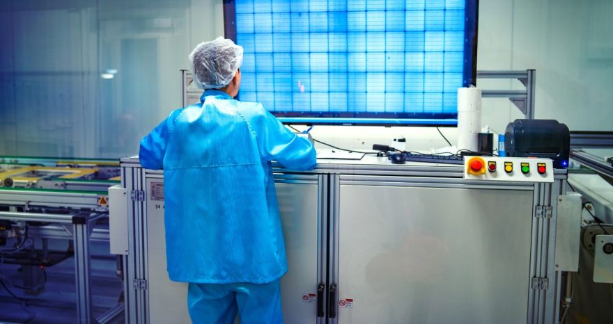 Rinnovabili • Le celle solari flessibili di nuova generazione? Sono un mix di materiali organici e perovskiti