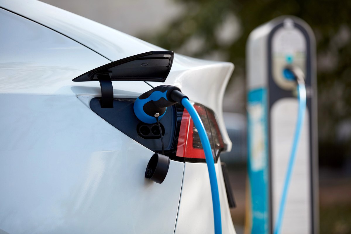 Ungheria, linea più dura nei confronti dei produttori di batterie per auto elettriche