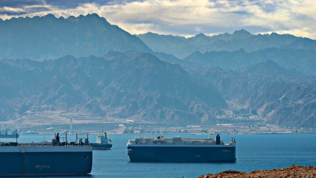 Rinnovabili • mar-rosso-houthi-petrolio-torna-sotto-pressione