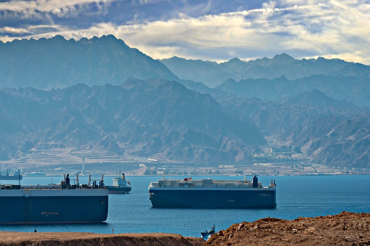 Dopo Hormuz, Bab el-Mandeb: con le minacce Houthi il traffico marittimo torna sotto pressione