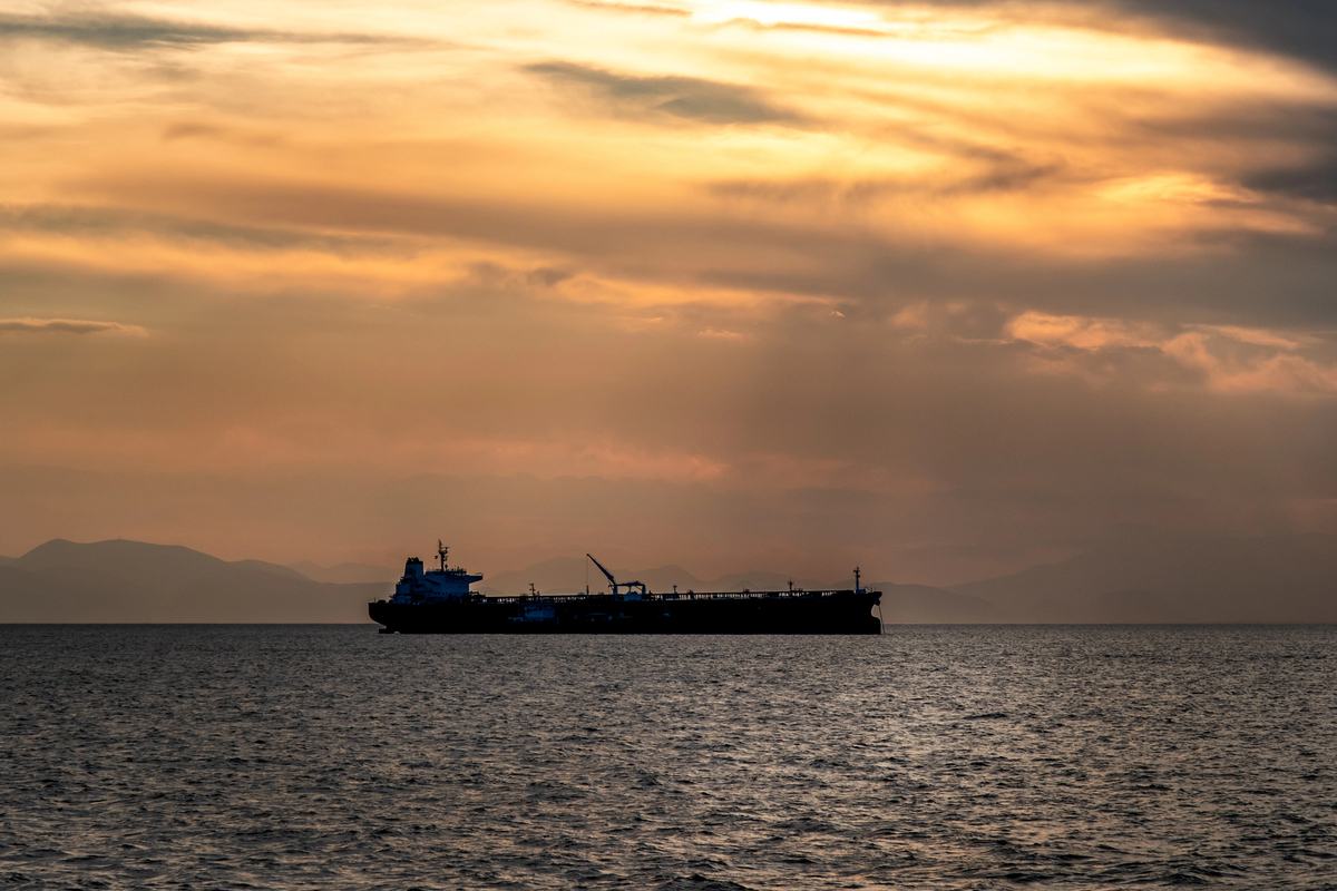 Tregua in frantumi: la situazione nello Stretto di Hormuz precipita di nuovo