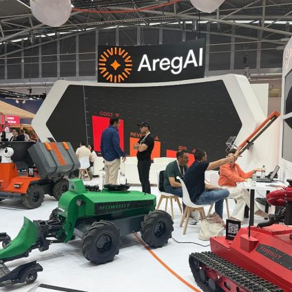 Rinnovabili • Areg.AI, robot autonomi per aumentare la produzione di energia solare. La video-intervista al fondatore Hayk Harutyunyan