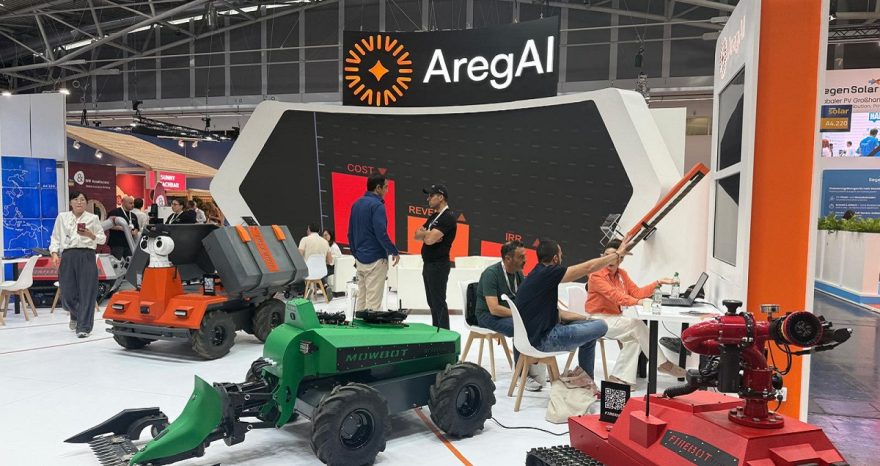 Rinnovabili • Areg.AI, robot autonomi per aumentare la produzione di energia solare. La video-intervista al fondatore Hayk Harutyunyan