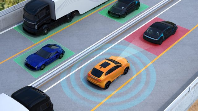 Rinnovabili • Auto connesse: serve una regolamentazione europea per evitare 
