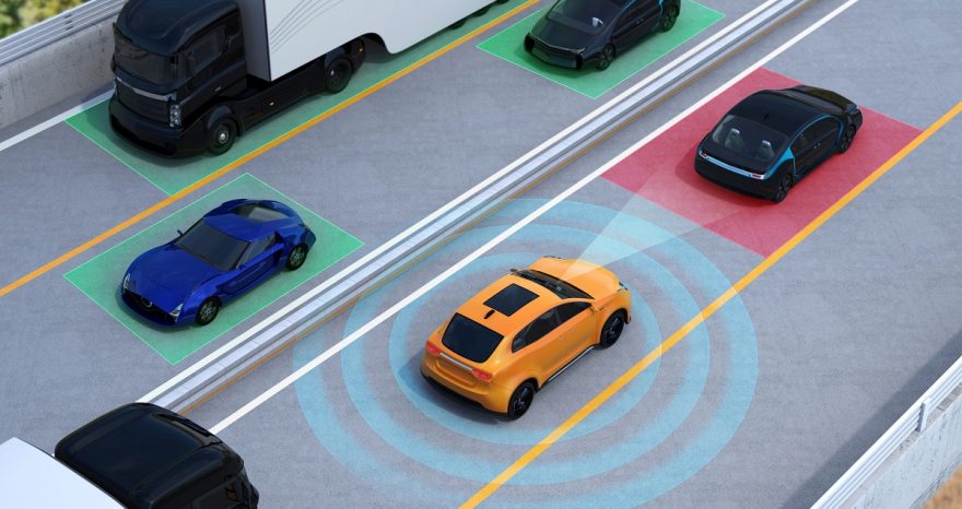 Rinnovabili • Auto connesse: serve una regolamentazione europea per evitare