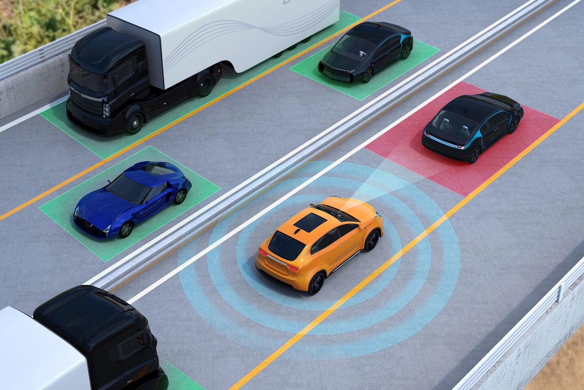 Auto connesse: serve una regolamentazione europea per evitare “caos” sulle strade