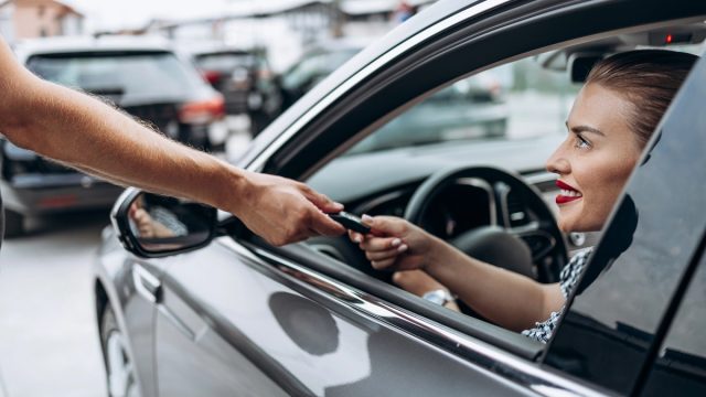 Rinnovabili • Auto elettrica usata: vantaggi sul prezzo e potenziali rischi. Cosa valutare prima dell'acquisto (pronto estate)