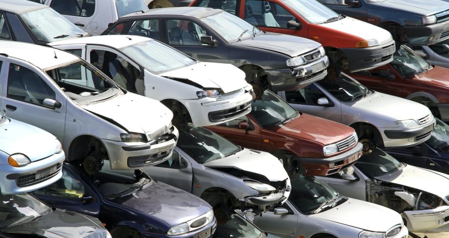 Rinnovabili • Auto a fine vita, Ue punta a riciclo e recupero: ecco le nuove norme