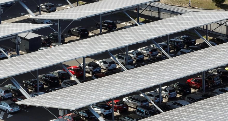 Rinnovabili • Massimizzare l'autonomia: come ridurre il consumo della batteria nelle auto elettriche