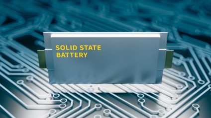 Rinnovabili • Batterie a stato solido: la Cina introduce la regola del 5% per frenare gli annunci del marketing
