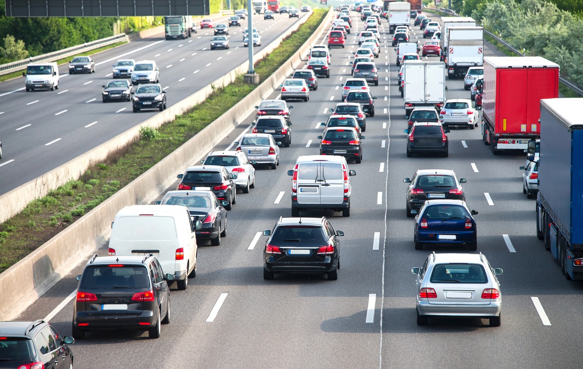 Bollo auto, il Governo pensa ad abolirlo. Ma è davvero possibile?
