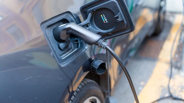 Rinnovabili • Clonazione card per ricaricare l'auto elettrica: nuovo fenomeno criminale