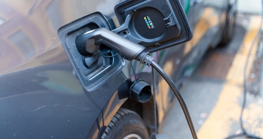 Rinnovabili • Clonazione card per ricaricare l'auto elettrica: nuovo fenomeno criminale