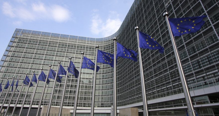 Rinnovabili • Ricarica intelligente, auto elettriche, colonnine: l'Ue vuole accelerare. La bozza dell'Electrification Plan