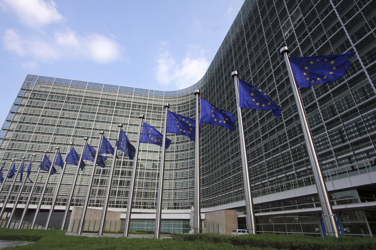 Ricarica intelligente, auto elettriche, colonnine: l’Ue vuole accelerare. La bozza dell’Electrification Plan