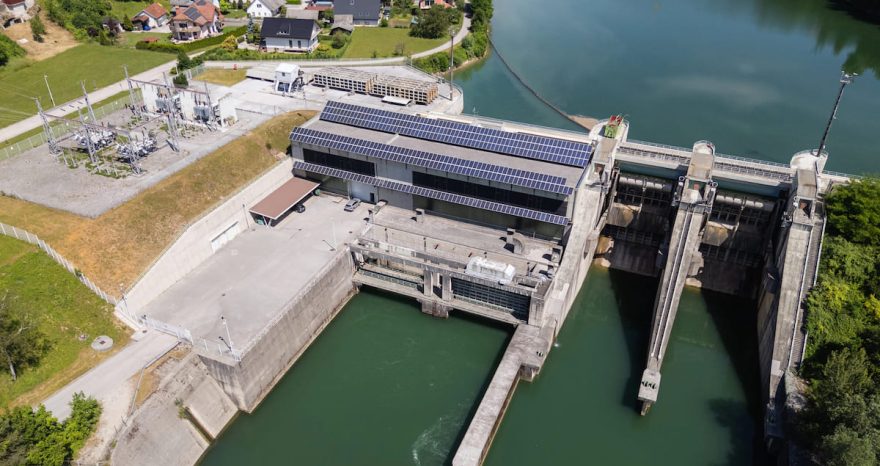 Rinnovabili • Più energia senza nuove reti: l'ibridazione idroelettrica può regalare all'Italia 7 GW di fotovoltaico
