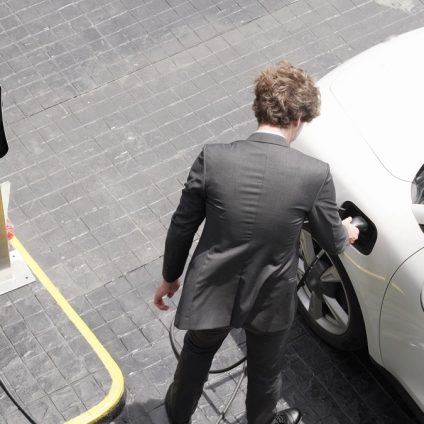 Rinnovabili • Auto elettriche, la mappa italiana delle immatricolazioni: Lazio e Lombardia in testa, il Sud sorprende