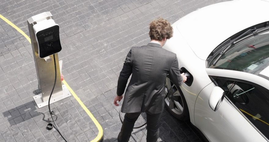 Rinnovabili • Auto elettriche, la mappa italiana delle immatricolazioni: Lazio e Lombardia in testa, il Sud sorprende