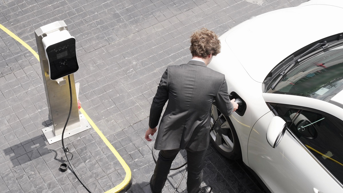Auto elettriche, la mappa italiana delle immatricolazioni: Lazio e Lombardia in testa, il Sud sorprende