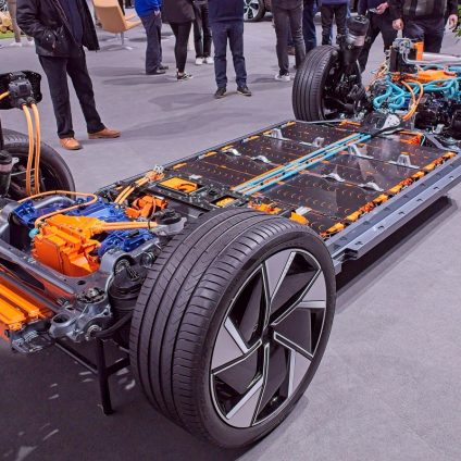 Rinnovabili • Incendio delle auto elettriche: tra fake news e verità