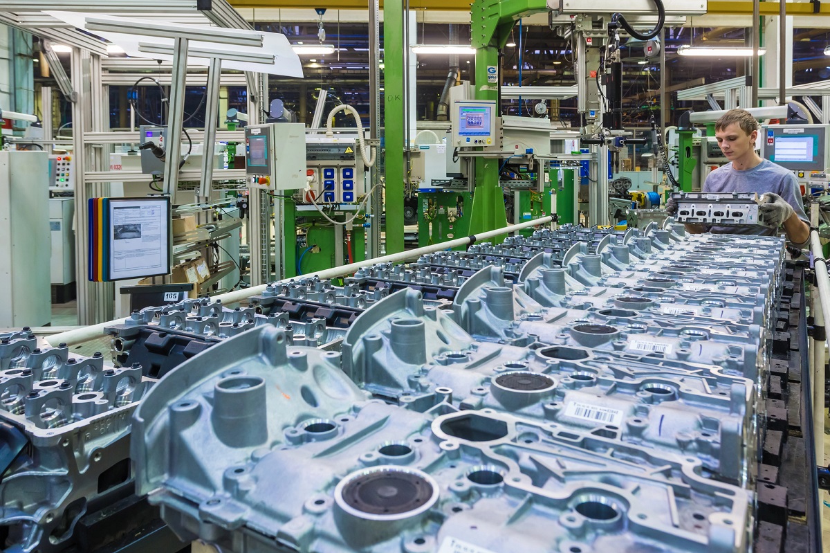 Auto elettriche: oltre 700mila posti a rischio in Europa entro il 2040. Visione pessimistica o verosimile?