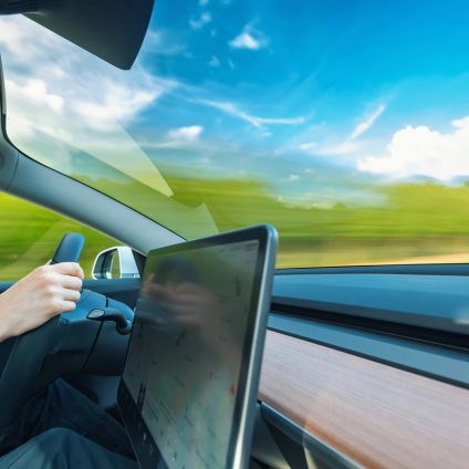 Rinnovabili • Grande Fratello anche in auto: dal satellite interventi sulla velocità per ridurre gli incidenti