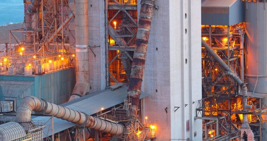 Rinnovabili • Produrre cemento a emissioni zero? Da oggi è possibile grazie al plasma