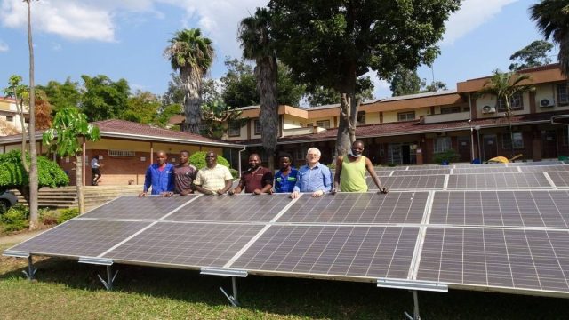 Rinnovabili • Healthcare in Africa: l'energia solare che salva la sanità