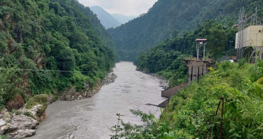 Rinnovabili • inondazione-nepal-clima-idroelettrico-india